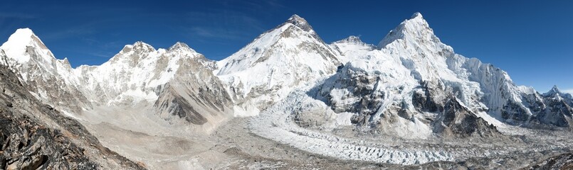 Beautiful view of mount Everest, Lhotse and nuptse - obrazy, fototapety, plakaty