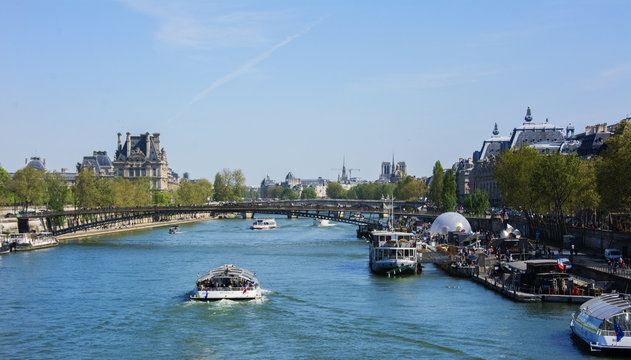 veduta della senna a parigi