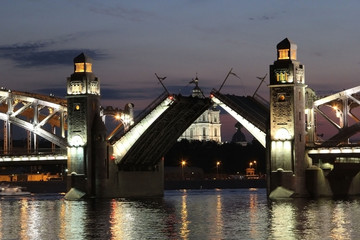 Мост Петра Великого (Большеохтинский)...