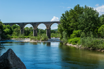 Fototapeta na wymiar Paysage rivière Ardèche