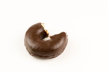 Angebissener Schokoladen-Donut