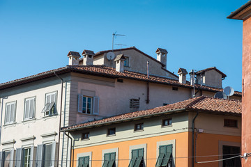 Fototapeta na wymiar Facciata palazzo signorile, casa torre, centro storico, Pisa