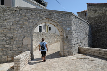 Fototapeta na wymiar Stadtmauer von Novigrad, Istrien, Kroatien