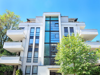 Wohn- und Gesch&auml;ftshaus