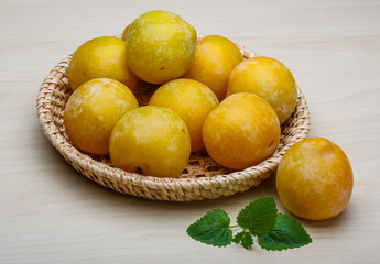 Yellow plums
