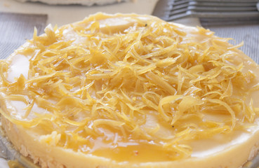 Lemon creme cake