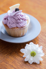 Muffin with blueberry cream