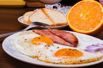 fried egg and bacon for breakfast for a loved one