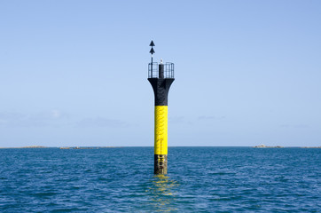 Faro nel mare
