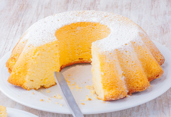 Round-shaped tasty lemon cake