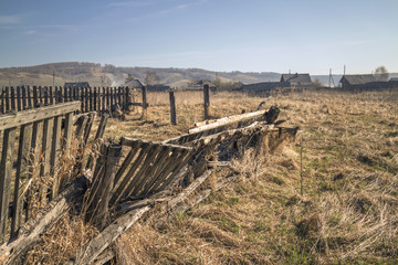 Obraz premium Abandoned in a village garden
