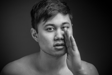 Obraz premium Model isolated talking shouting voice