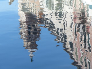Reflets dans un canal de Venise