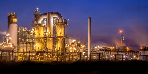 Landscape overview Heavy Industrial Chemical Factory at night