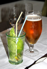 Mahito cocktail and beer