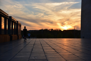 corriendo a el atardecer