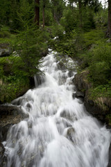 Fototapeta na wymiar little waterfall