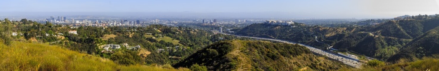 Fototapeta na wymiar Los Angeles urban and freeway view from top