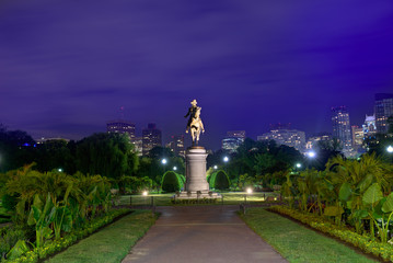 Obraz premium Boston Common George Washington monument