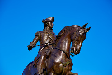Fototapeta na wymiar Boston Common George Washington monument