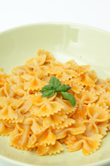 Farfalle con pesto di peperoni