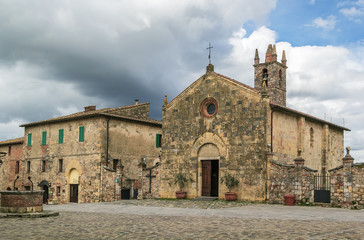 Fototapeta na wymiar church of Santa Maria, Monteriggioni, Italy