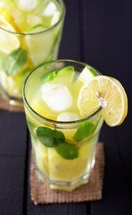 lemonade with mint and apple