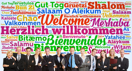 Business Team sagt Willkommen in vielen Sprachen