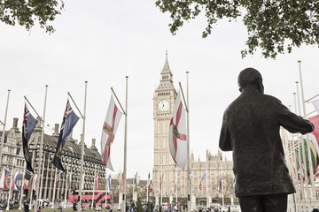 Parliament Square & Elizabeth Tower on VE Day, London - obrazy, fototapety, plakaty