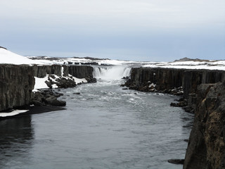 Rivière et Cascades en Islande