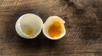 egg shells on teak wooden