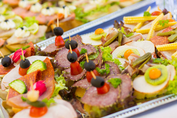 Fingerfood auf Gartenparty