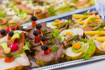 Fingerfood auf Gartenparty