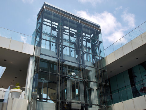 Transparent Glass Elevator