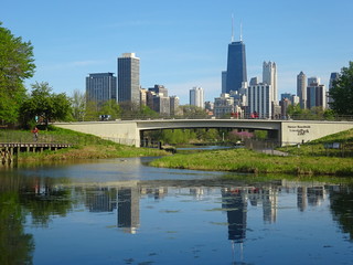 Fototapeta na wymiar Reflet de la vue 360 de Chicago
