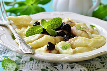 Lazy dumplings from cottage cheese.