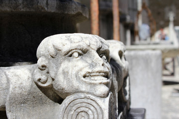 Fototapeta na wymiar Demon Head Statue 