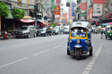 Naklejka premium Tuk-Tuk Pojazd miejski Bangkok Tajlandia