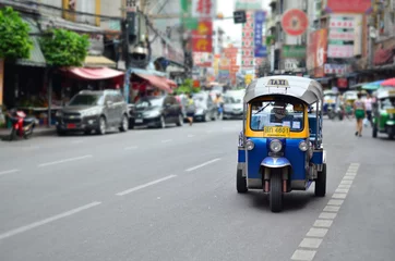 Zelfklevend Fotobehang Tuk-Tuk Voertuig stedelijk Bangkok Thailand © Mahachoke 4289-6395