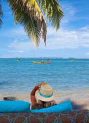 Fototapeta na wymiar vacances zen sous les cocotiers, lagon de l'île Maurice 