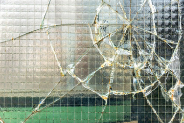 Zerbrochenes Fenster 