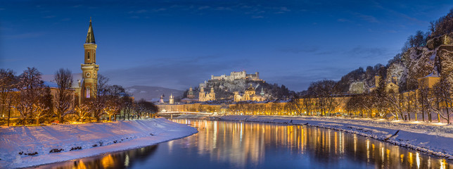 Fototapeta na wymiar Historic city of Salzburg in winter at dusk, Austria