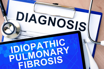   tablet with Idiopathic pulmonary fibrosis - obrazy, fototapety, plakaty