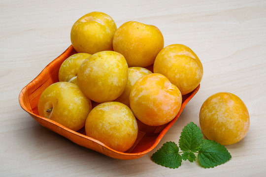 Yellow plums