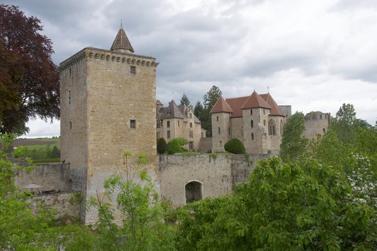 Ch&acirc;teau de Couches en Bourgogne France