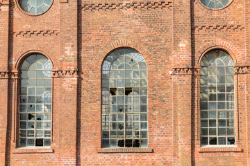 Obraz premium An old building stands abandoned