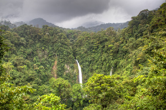 La Fortuna Waterfall in Arenal National Park, Costa Rica 
