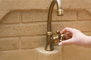 Chiudere il rubinetto dell'acqua