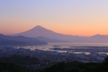 富士山と町並み