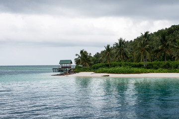 Fototapeta na wymiar Siamil Tropical island in Borneo, Malaysia.